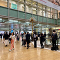 写真: 名古屋駅コンコース 金の時計広場