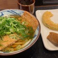 丸亀製麺きつねうどんとかぼちゃの天ぷら、おいなりさん