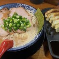 写真: 鶴亀堂の味噌ラーメンと餃子 - 2