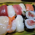 写真: 角上の寿司折（赤身）９２０円