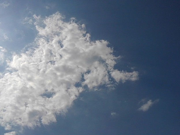 写真: 大きめな雲（7月25日）