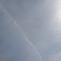 飛行機雲の跡もある空の景色（12月16日）