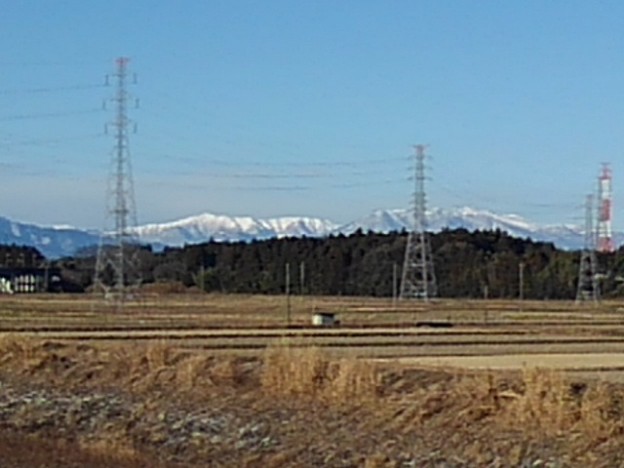 写真: 那須の山と鉄塔群（1月2日）