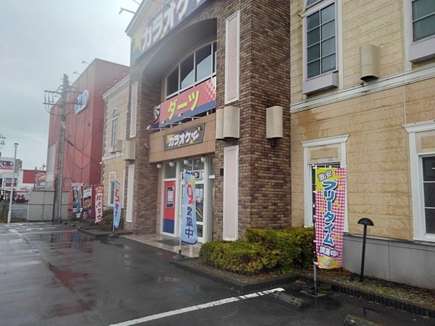 カラオケ店の入口（11月23日）