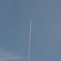 写真: 飛行機雲（2月6日）