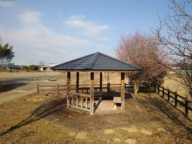 川崎城跡公園の小さな休憩所（2月23日）
