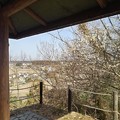 川崎城跡の丘の休憩所（3月11日）