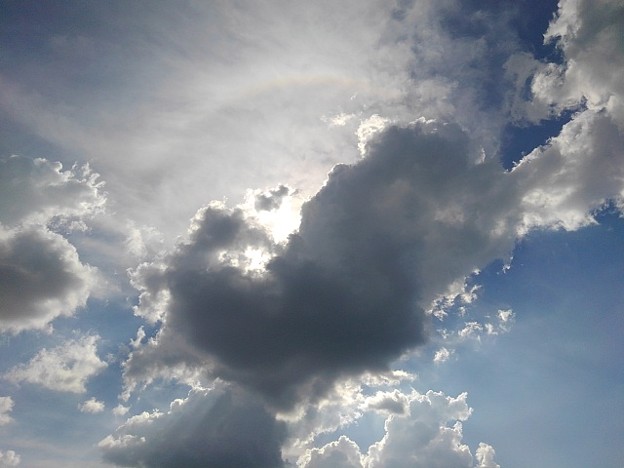 写真: 太陽を隠す雲（9月3日）