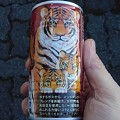 写真: 缶コーヒーの虎の絵（1月4日）