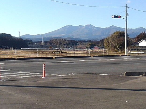 交差点と高原山（2月2日）
