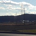 写真: 水田地帯の鉄塔群（2月12日）