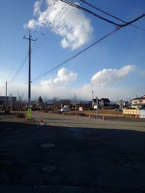 写真: 工事中の交差点（3月9日）