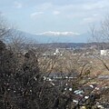 写真: 丘の上から見えた雪山（3月3日）