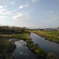 写真: 映り込みが綺麗な川（4月17日）
