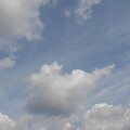 写真: 厚い雲と薄い雲（4月7日）