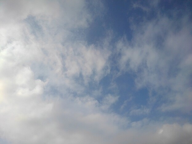 写真: 晴れ始めの空（4月30日）