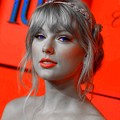 Beautiful Blue Eyes of Taylor Swift(11234)