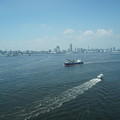 写真: 夏の横浜港