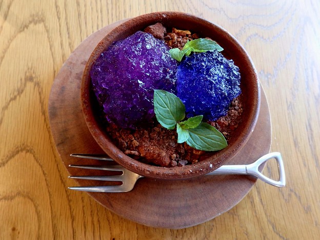 写真: 食べる紫陽花♪