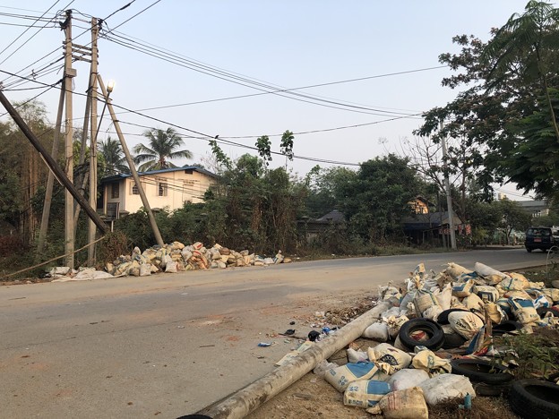 写真: ヤンゴン　消えた路上のバリケード (1)