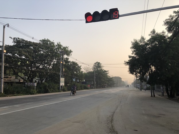 写真: ヤンゴン　消えた路上のバリケード (6)