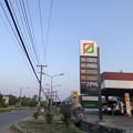 写真: ヤンゴン4月24日のガソリン価格