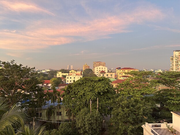 ヤンゴン11月１６日の朝 (2)