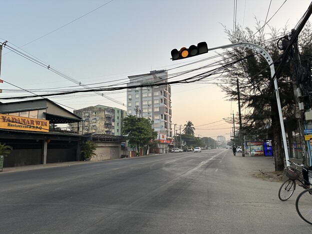 1月21日　日曜日のヤンゴンの朝 (8)