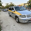写真: イエローラインのタクシー (2)