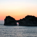 写真: 円月島に沈む夕日(16時52分）IMG_1566