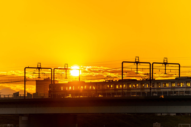 写真: 夕焼け電車