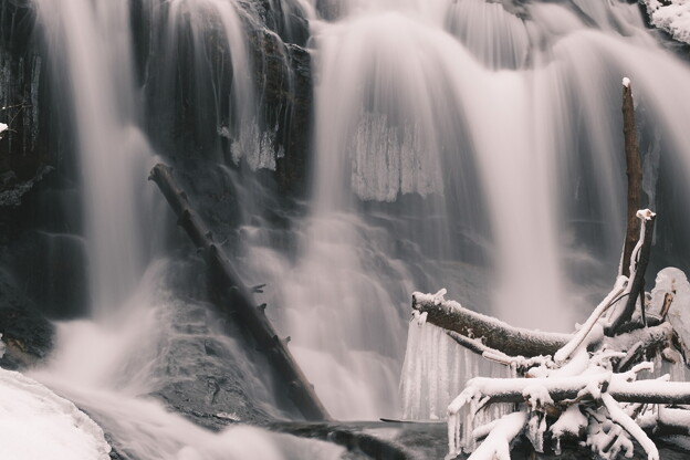Photos: 平和の滝　初冬　その１