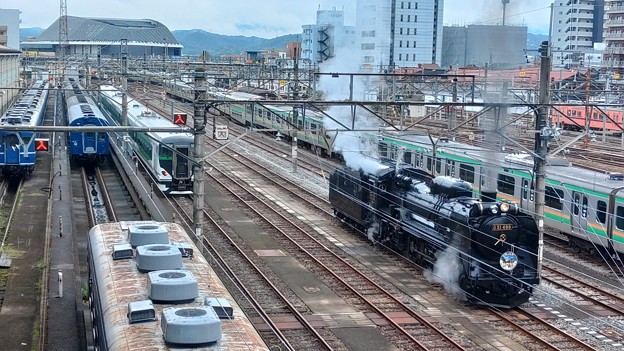 Photos: D51 498と青い旧型客車 高崎