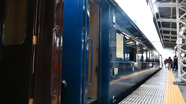 Photos: 青い旧型客車