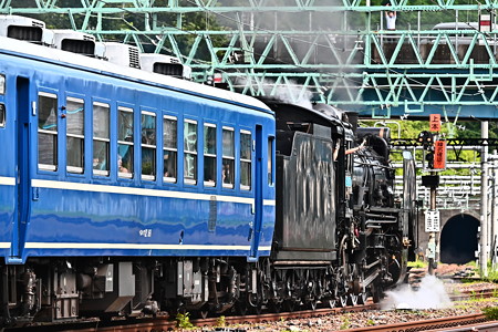 D51 498水色プレート水上発車
