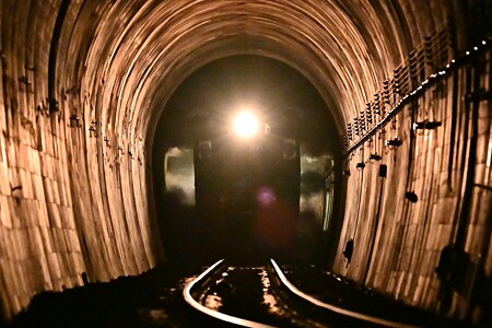 C57 180御前トンネル抜き