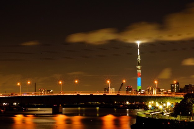 写真: スカイツリー　東京2020パラリンピック競技大会開催1年前　点灯