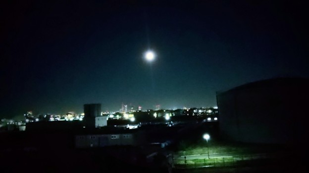 写真: お月さまがついてくる〜〜