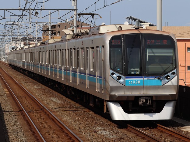 写真: 東京メトロ東西線05N系　05-128F
