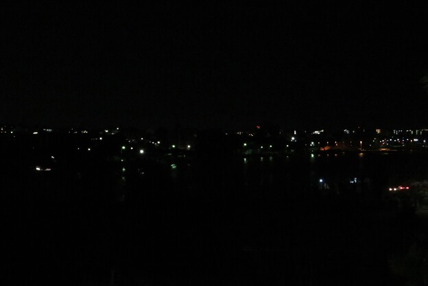 IMG_231126 (6)　午前5時5分の漁港の明かり