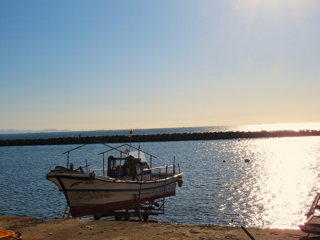 IMG_240111 (26)　小さな漁港の小舟