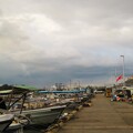 写真: IMG_240207 (21)　曇り空の漁港