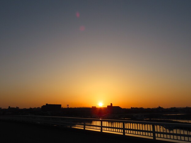 写真: IMG_240410 (35)　東二見橋の日の出