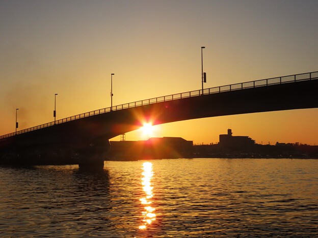写真: IMG_240425 (27)　東二見橋の朝日