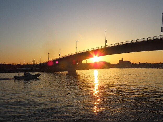 写真: IMG_240425 (28)　東二見橋の朝日