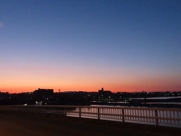 写真: IMG_240510 (2)　東二見橋の夜明け