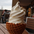写真: 宝塚牛乳ソフトクリーム