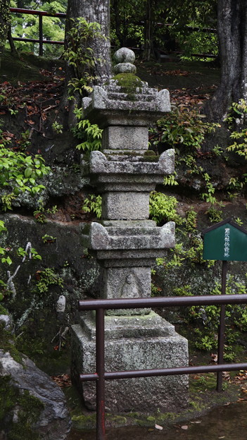 石山寺・紫式部の供養塔