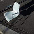 写真: 白い椅子
