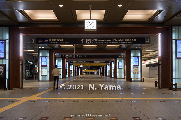 写真: 2021年7月8日、金沢駅